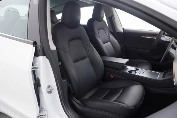 Tesla Model 3 (2023) — foto 5 van 83
