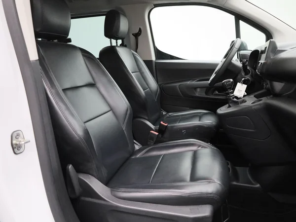 Opel Combo Life (2022) — foto 26 van 36