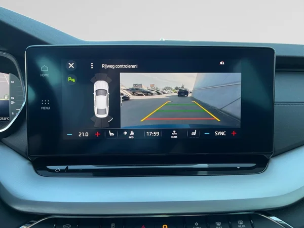 SKODA Octavia (2021) — foto 8 van 21