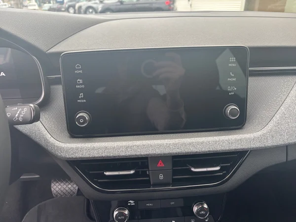 SKODA Scala (2025) — foto 2 van 25
