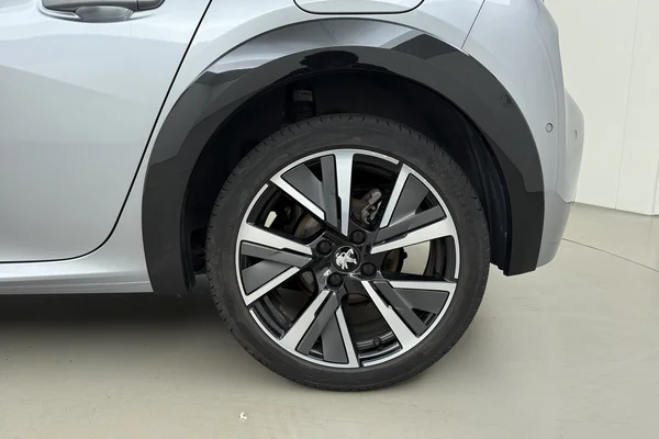 Peugeot 208 (2021) — foto 19 van 22