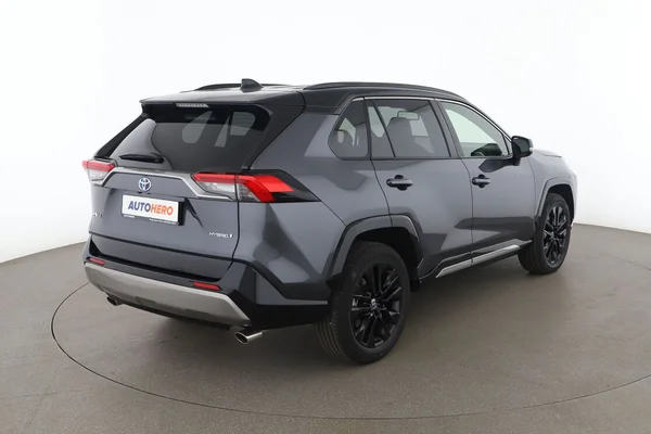 Toyota RAV4 (2023) — foto 12 van 16