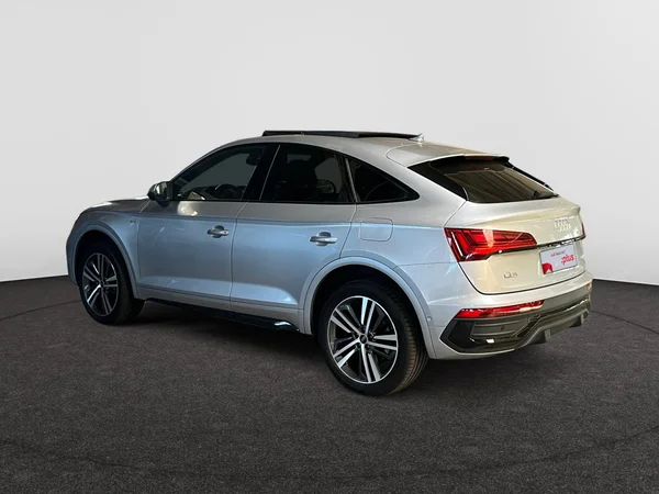 AUDI Q5 Sportback PHEV (2021) — foto 12 van 24