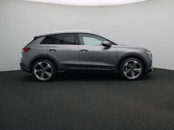 AUDI Q4 e-tron (2025) — foto 16 van 17