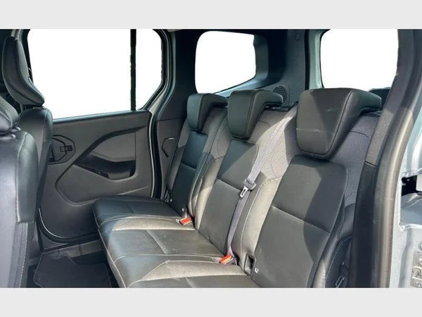 Nissan TOWNSTAR (2023) — foto 2 van 29