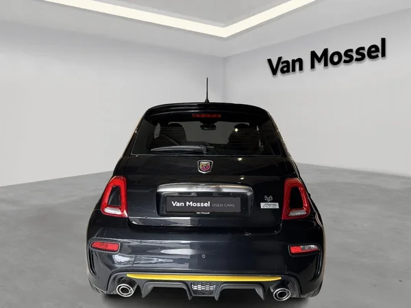 Abarth 500 (2018) — foto 9 van 16