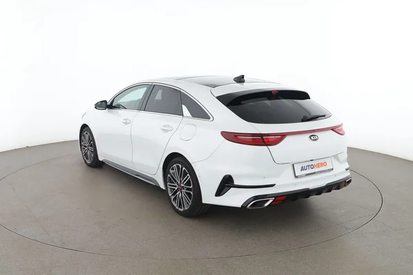 Kia pro_cee'd (2019) — foto 10 van 16