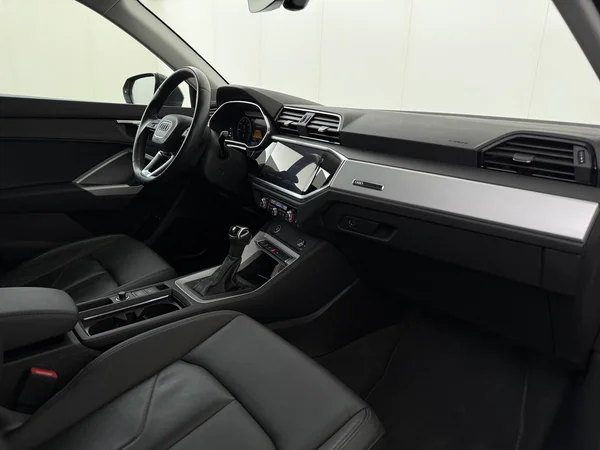 AUDI Q3 (2022) — foto 3 van 32