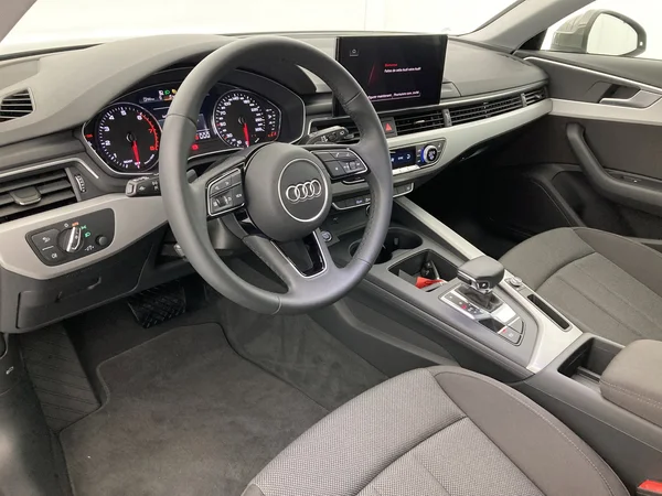 AUDI A4 Avant (2024) — foto 27 van 36