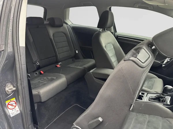 VOLKSWAGEN Golf VII (2018) — foto 21 van 24