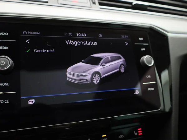 Volkswagen Passat (2022) — foto 17 van 48