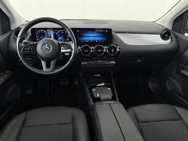 MERCEDES B 180 (2020) — foto 25 van 25