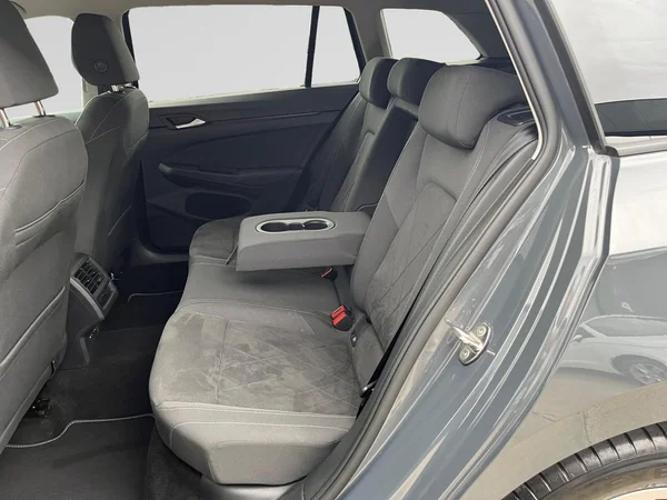 VOLKSWAGEN Golf VIII SW (2024) — foto 19 van 22