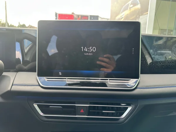 VOLKSWAGEN Tiguan eHybrid (PHEV) (2025) — foto 17 van 24