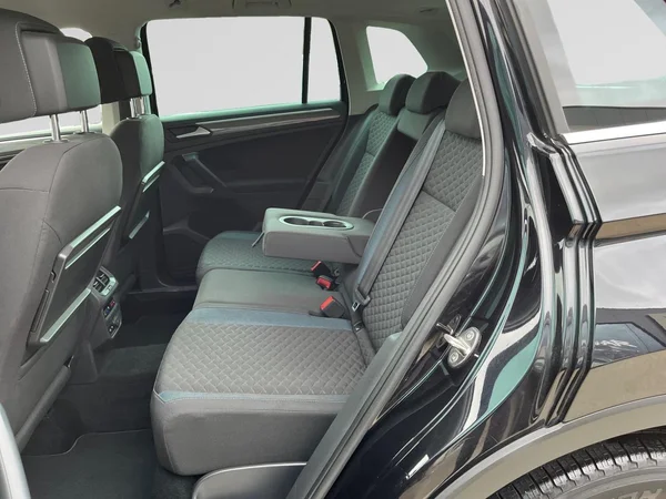 VOLKSWAGEN Tiguan (2019) — foto 19 van 22