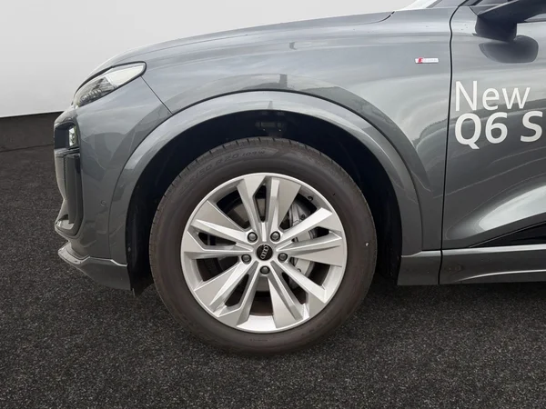 AUDI Q6 Sportback e-tron (2025) — foto 4 van 14