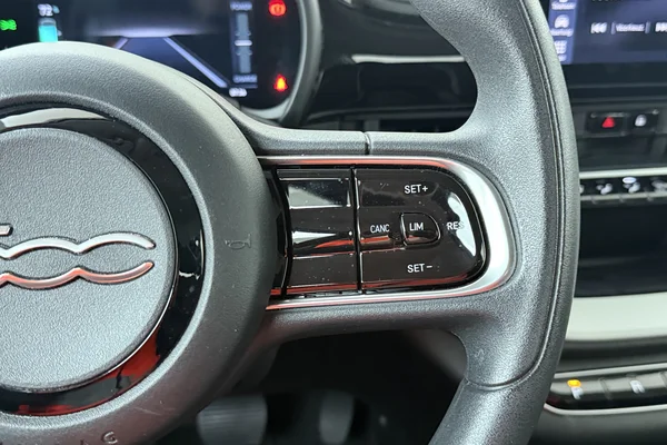 Fiat E-500 (2024) — foto 6 van 22