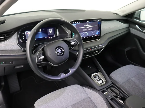 SKODA Octavia Combi (2024) — foto 18 van 19