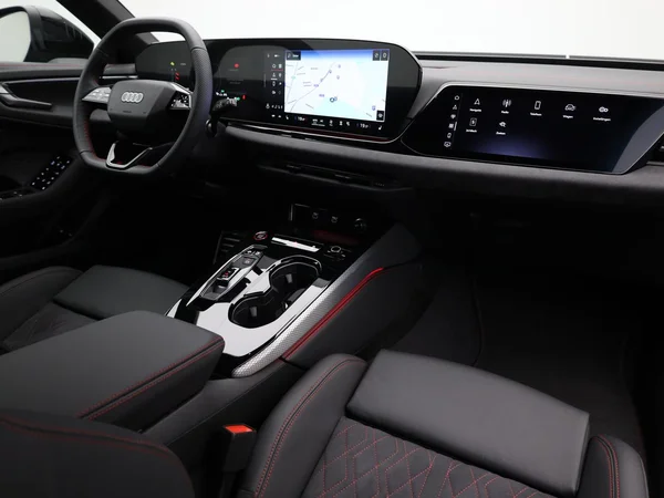 AUDI A5 Avant e-hybrid (PHEV) (2025) — foto 17 van 23