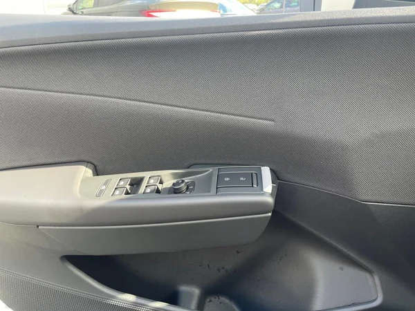 VOLKSWAGEN ID.Polo (2026) — foto 6 van 21