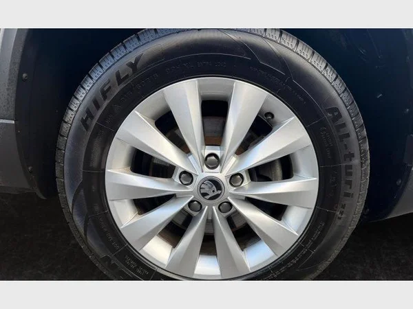Skoda Karoq (2023) — foto 11 van 25