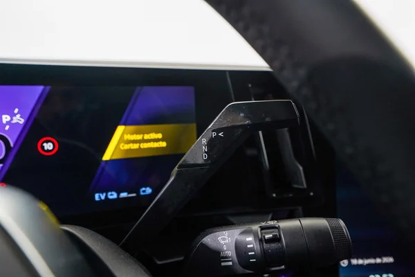 Renault Rafale E-TECH (HEV) (2025) — foto 13 van 45