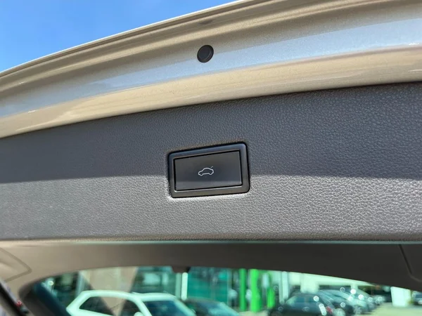VOLKSWAGEN Tiguan (2019) — foto 21 van 22