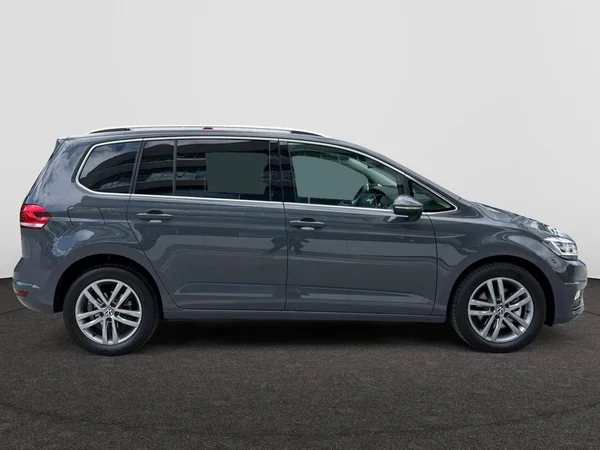 VOLKSWAGEN Touran (2025) — foto 21 van 24