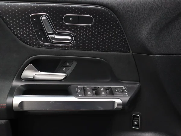 Mercedes-Benz EQB (2025) — foto 26 van 27