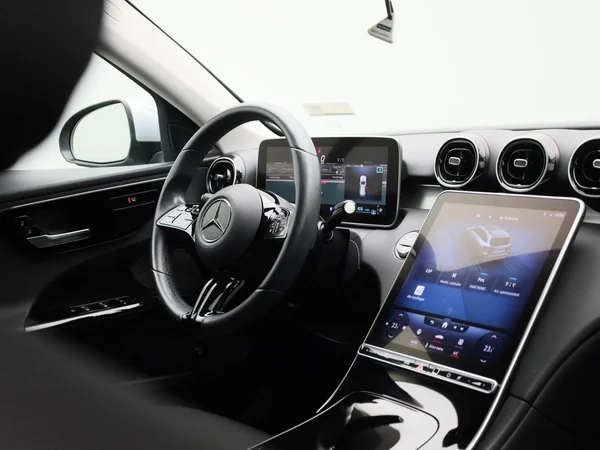 Mercedes-Benz C-Klasse (2022) — foto 31 van 43