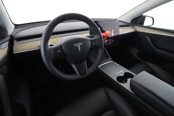 Tesla Model (2023) — foto 3 van 17