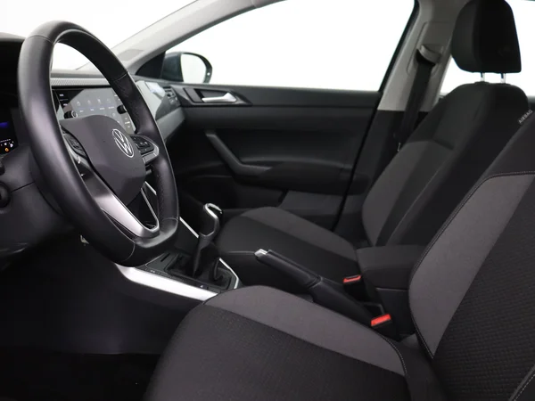 VOLKSWAGEN Taigo (2024) — foto 2 van 28