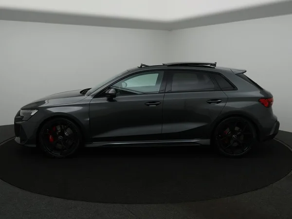 AUDI RS3 Sportback (2025) — foto 8 van 31