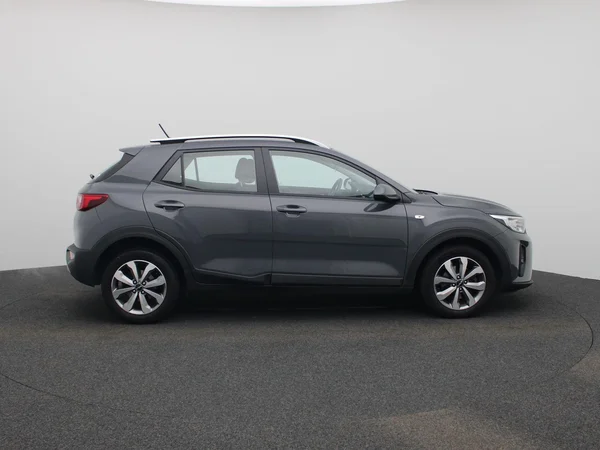 Kia Stonic (2023) — foto 33 van 35