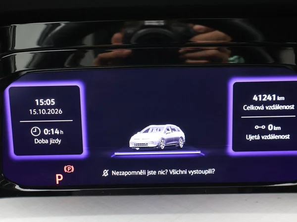 VOLKSWAGEN Golf VIII SW (2025) — foto 10 van 32