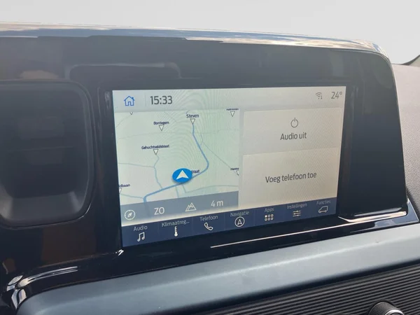 FORD Tourneo Courier (2024) — foto 2 van 24