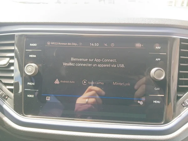 VOLKSWAGEN T-Roc (2021) — foto 3 van 18