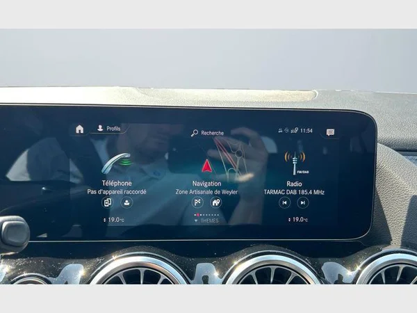 Mercedes-Benz GLA 180 (2022) — foto 5 van 29