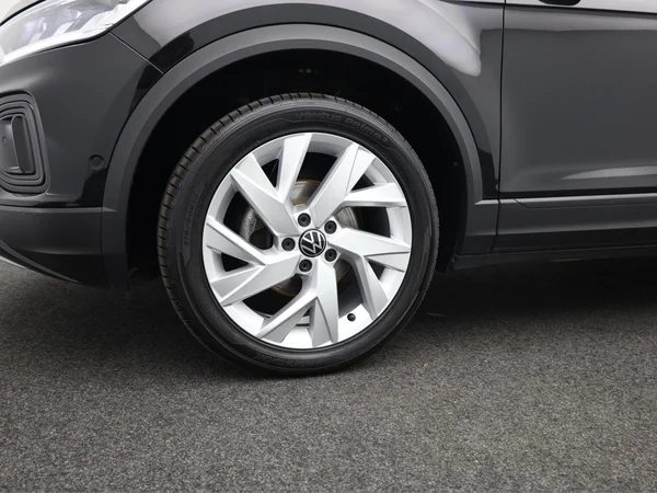 VOLKSWAGEN T-Roc (2022) — foto 3 van 19