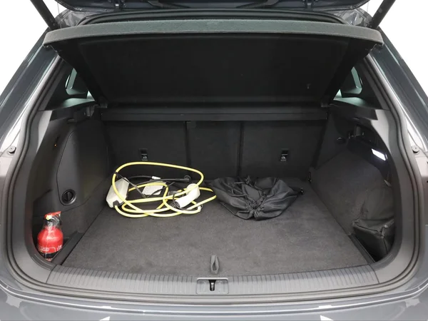 VOLKSWAGEN Tiguan (2022) — foto 2 van 23