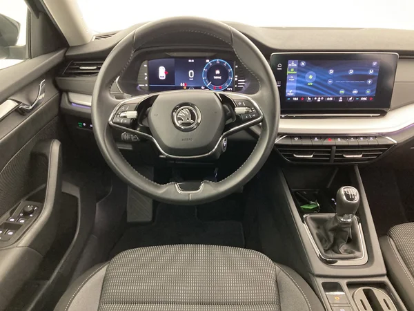 SKODA Octavia Combi (2022) — foto 8 van 36