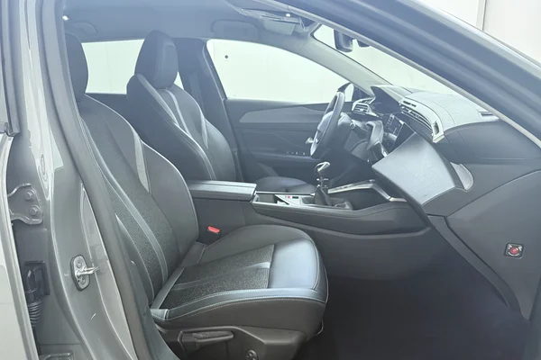 Peugeot 308 SW (2024) — foto 18 van 20