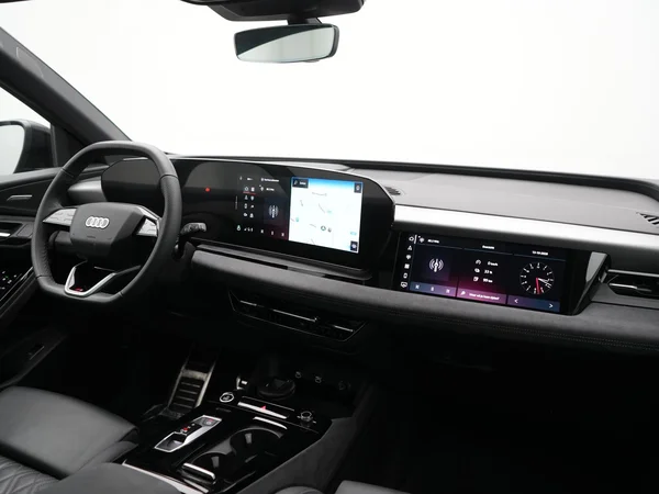 AUDI Q6 e-tron (2025) — foto 14 van 40