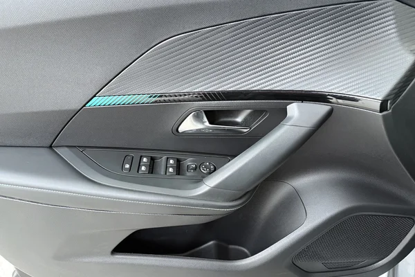 Peugeot 2008 (2022) — foto 9 van 20