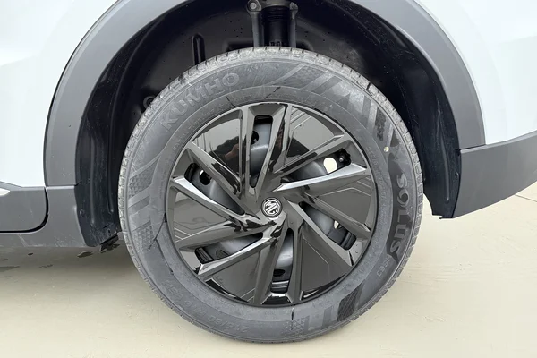 MG ZS Hybrid+ (HEV) (2026) — foto 13 van 16