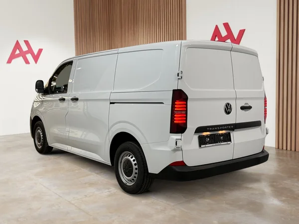 Volkswagen Transporter (2025) — foto 26 van 27