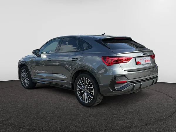 AUDI Q3 Sportback (2024) — foto 12 van 24