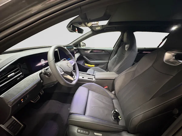 VOLKSWAGEN Passat Variant (2026) — foto 13 van 20