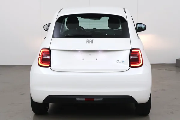 Fiat E-500 (2023) — foto 14 van 19