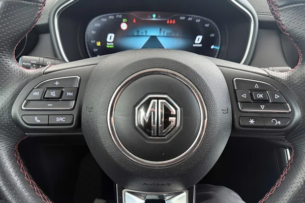 MG EHS PHEV (2023) — foto 14 van 33